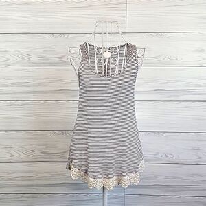 Sonoma summer tank top striped with lace trim Women's Size S